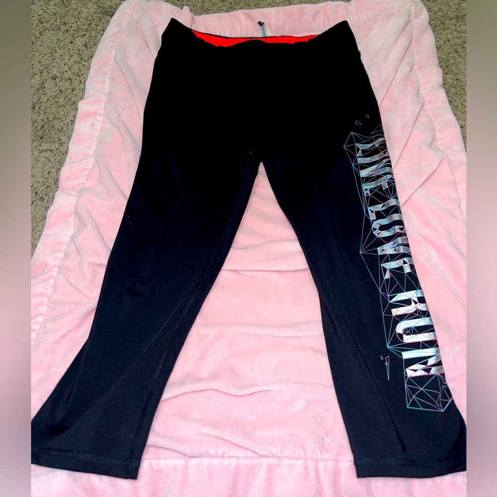 Black capri leggings